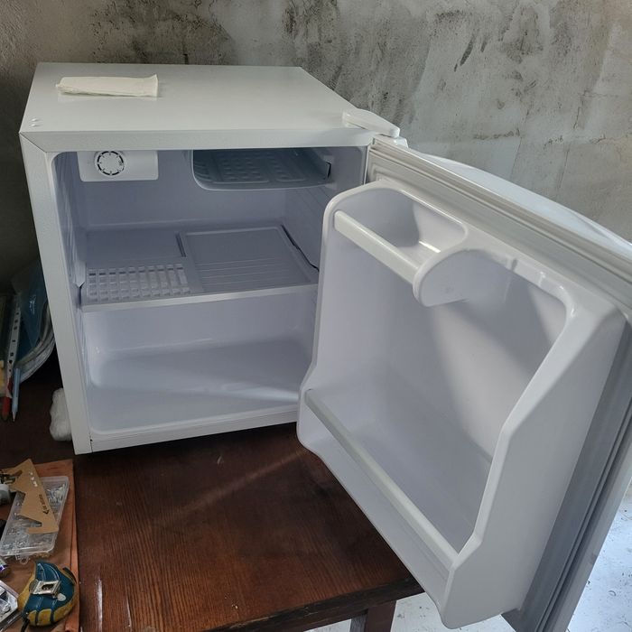 Продам холодильник для офиса