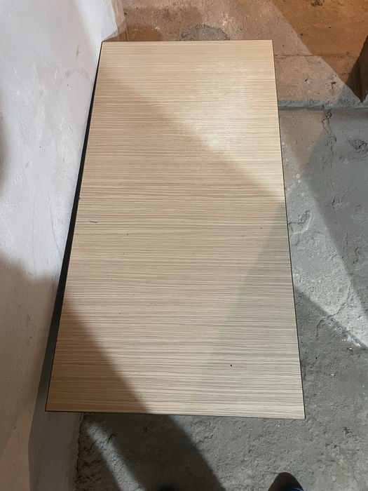 Masuta de cafea cu roti