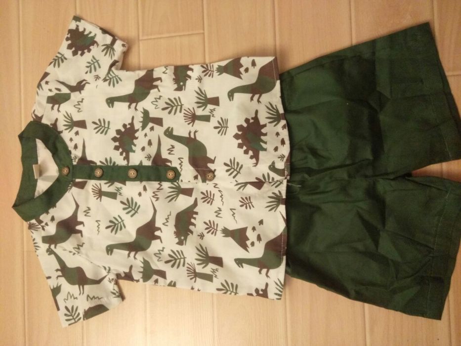 Комплект с динозаври