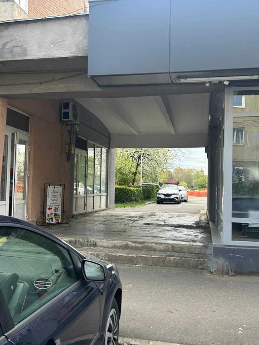De vanzare spatiu comercial