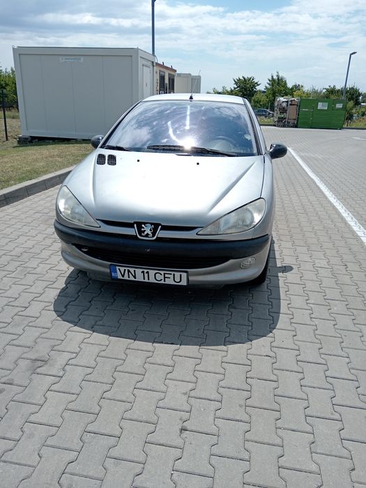 Peugeot 206 1 4 benzina anul 2001