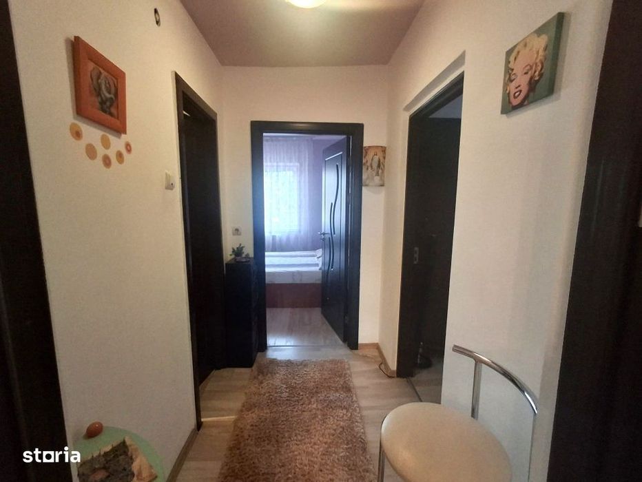 Muta-te Imediat! Apartament Luminos - cu 3 Camere - Craiovita