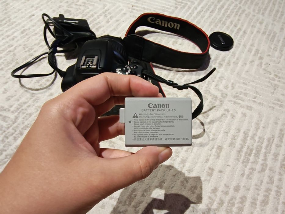 DSLR Canon EOS 1000D