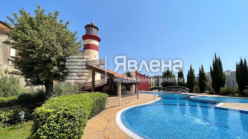 Тристаен апартамент в Свети Влас