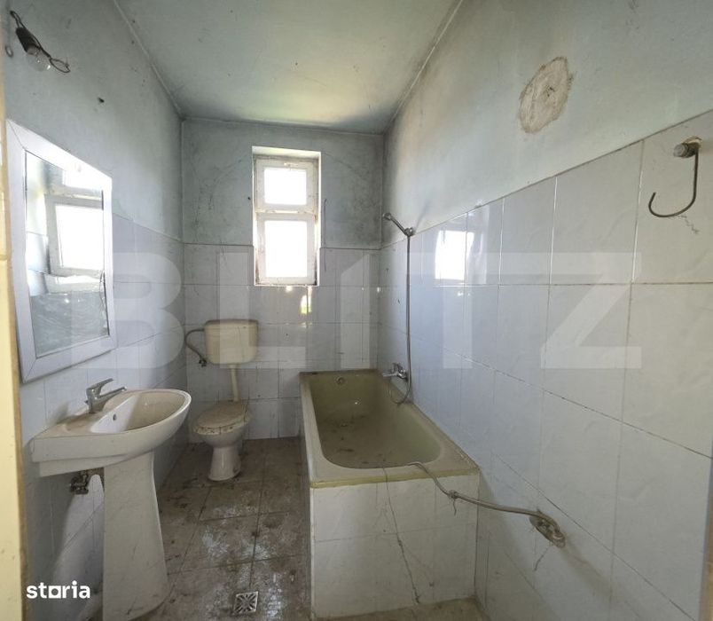 Casa de vanzare cu 2 camere,80 mp,zona sat Ambud comuna Paulesti