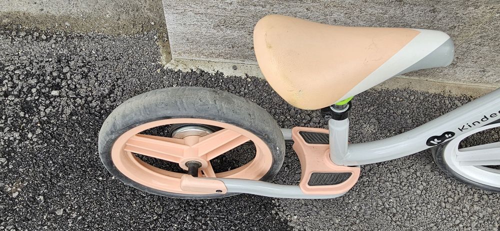 Детско колело за баланс Kinderkraft Space корал