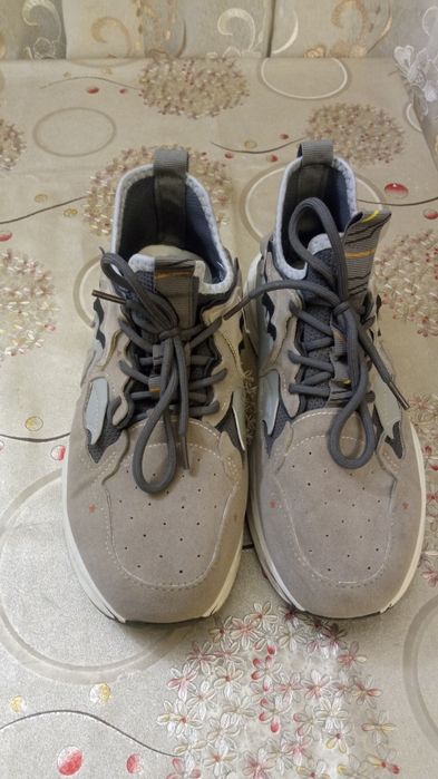 Мужские кроссовки б/у