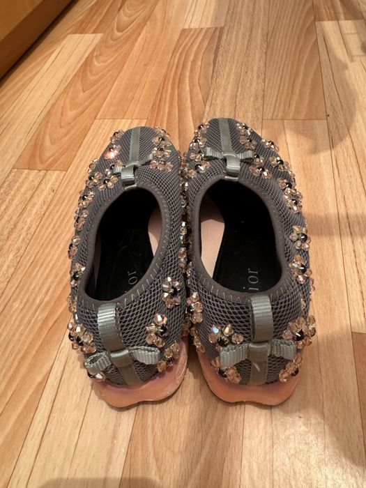 1 рет киілген аяқ-киімдер