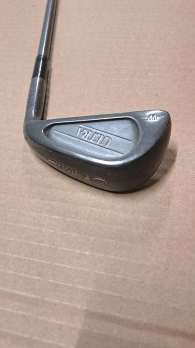 клюшка для гольфа Wilson Ultra.