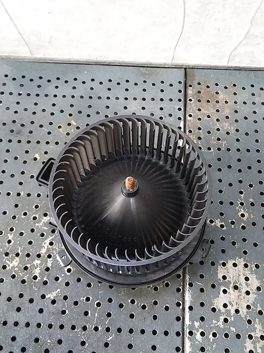 Aeroterma ventilator habitaclu audi a4 b9 8w 4m1820021c c24245109 cz997010