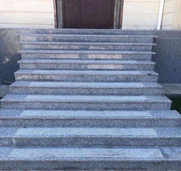 Мрамор, травертин, гранит, болясина , тумба