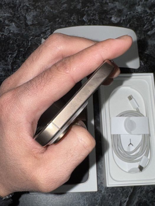 Iphone 16 pro почти новый