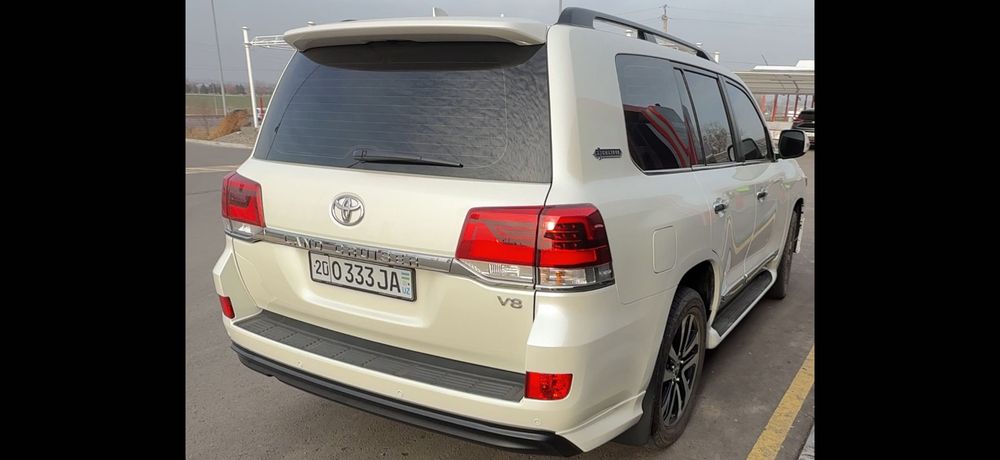Toyota Land Cruiser 200