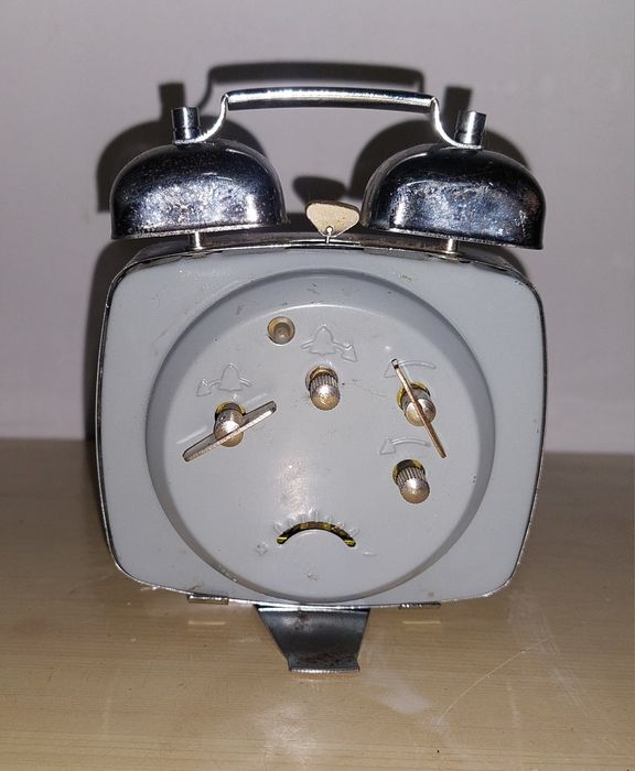 Будилник Родина и Tick Tock - работещ