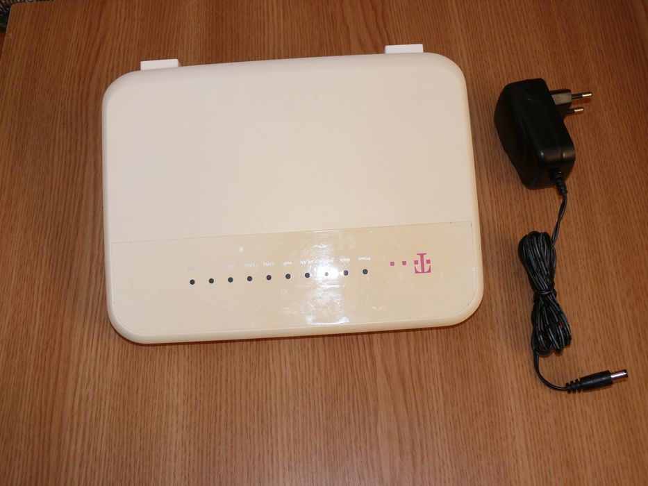 Router Huawei HG658, cu alimentator