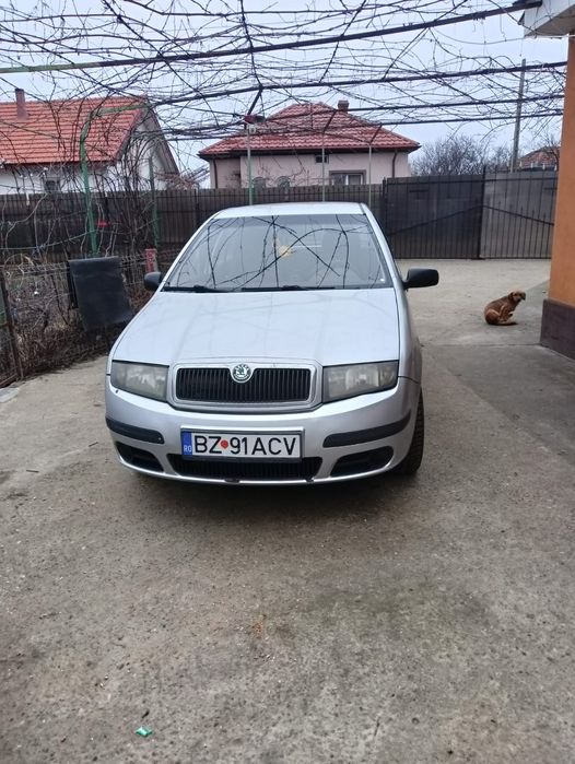 De vânzare SKODA Fabia dau la schimb pe un Logan