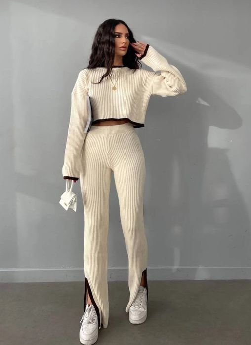 Дамски комплект/сет плетен