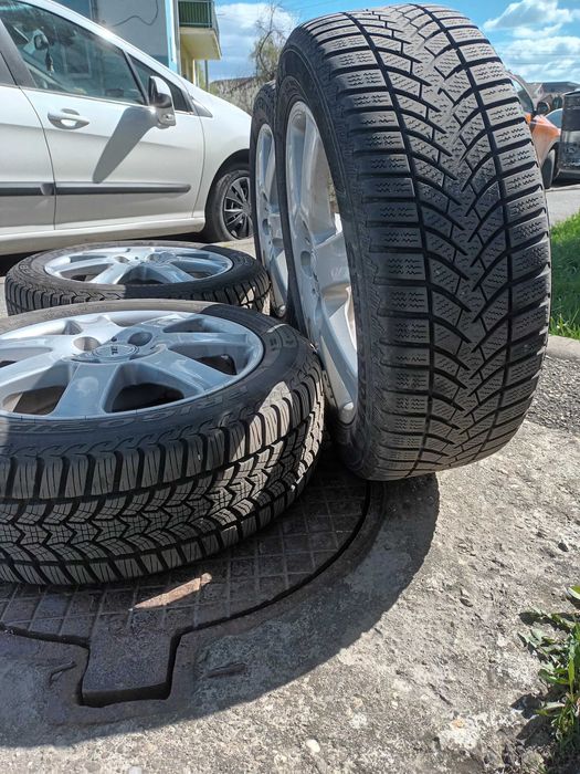 Jante aliaj R16 cu anvelope de iarnă