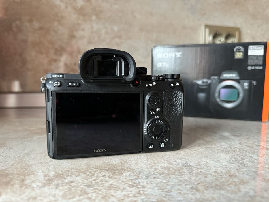 Sony a7III - като нова