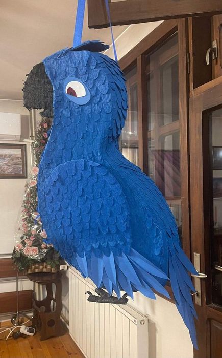 пинята - папагалът от детската анимация 'Рио'