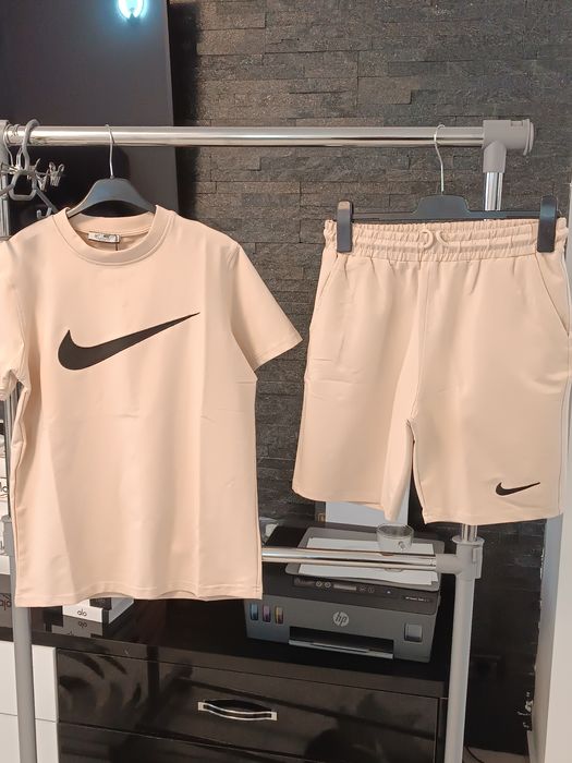 Compleu bărbați Nike super calitate