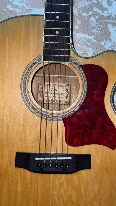 Гитара «DAUS»новый с чехлом, не использованной