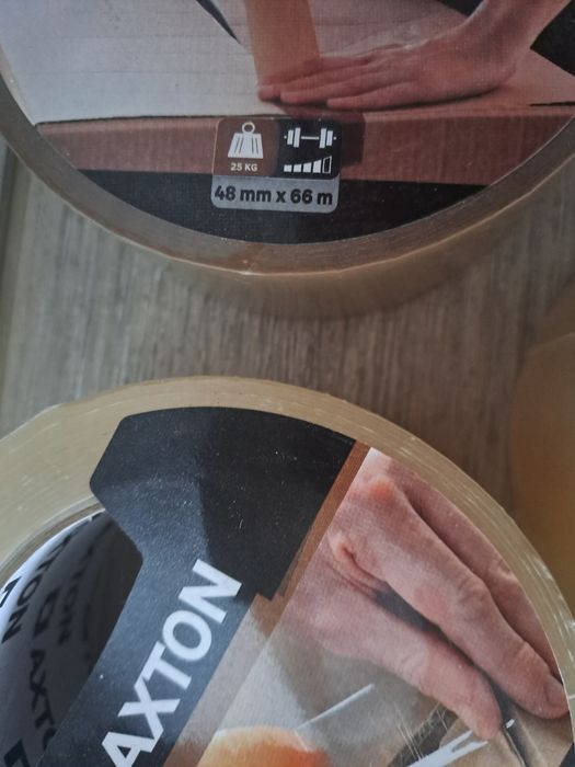 Bandă adezivă pentru ambalare.