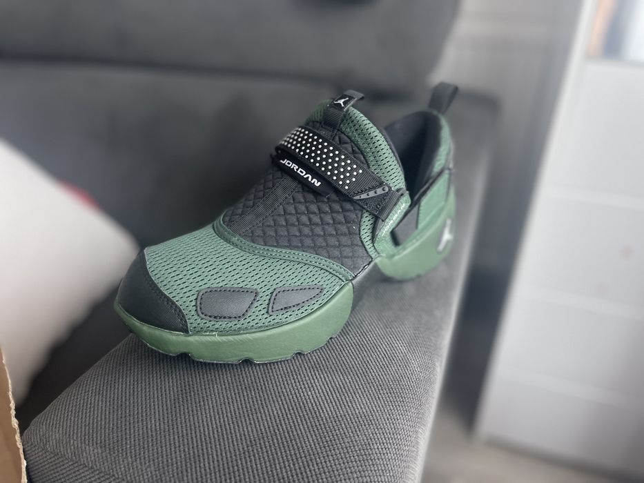 Adidasi Jordan model unicat