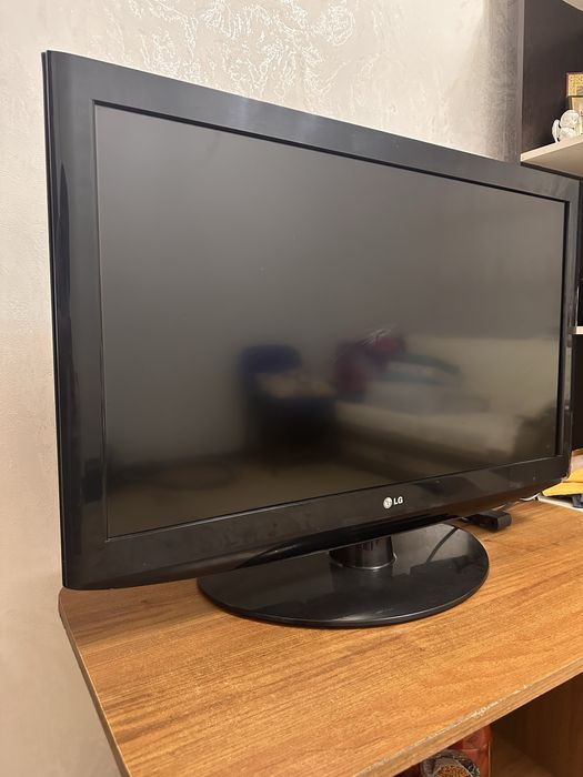 Телевизор LG, полностью рабочий