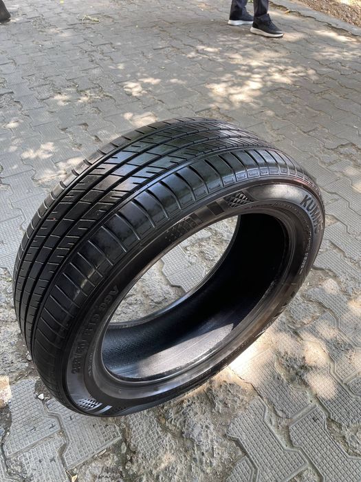 Kumho Eksta 235/50R19