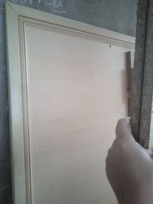 Продам кровать крепкую без матраса