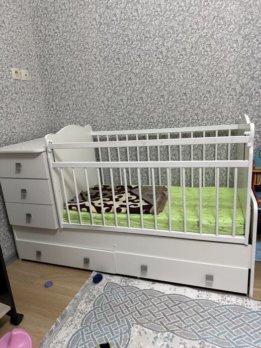 Детская кроватка