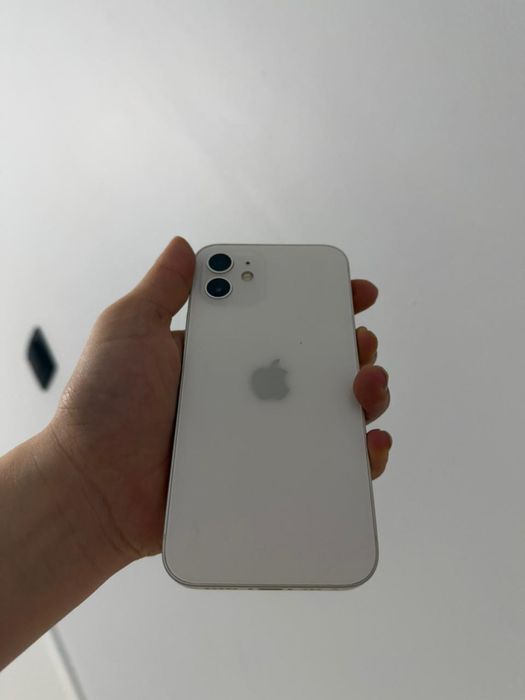 Айфон 12 сатылады