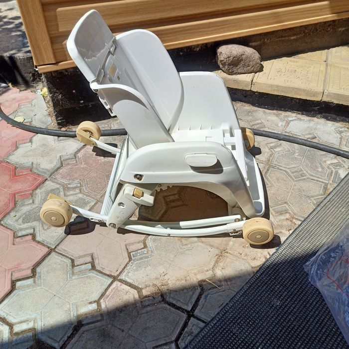 Столик для кормления ребёнка