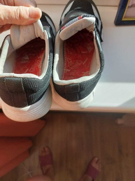 Кроссовки для девочки  покупали в Турции
