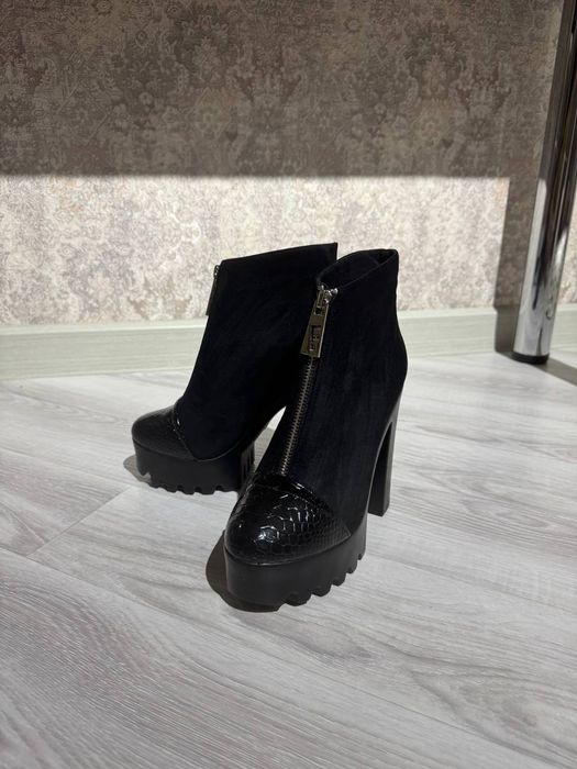 Сапоги женские черные