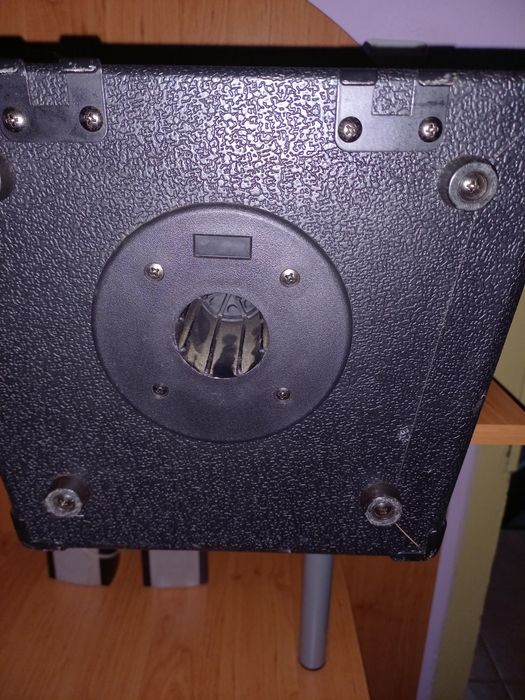 Продавам тонколони