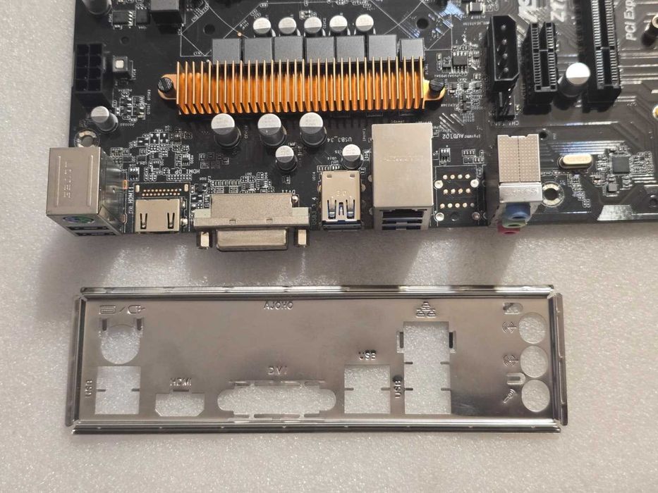 Placa de baza ASRock Z170 Pro4S, LGA1151, DDR4, PCI-E, USB 3.0