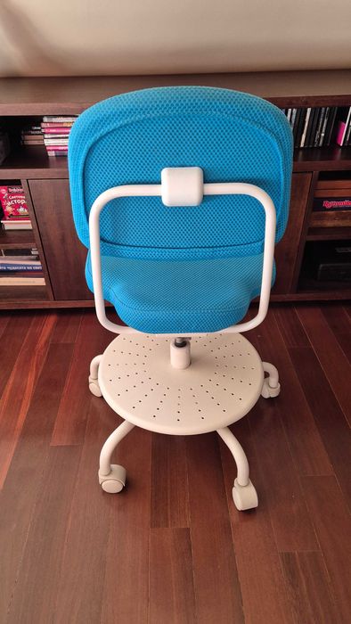 Детски въртящ стол за бюро