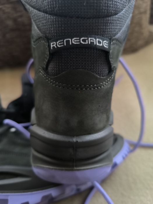 Ghete munte 44.5 Lowa Renegate GTX Miid Gore-Tex. Echipament munte.