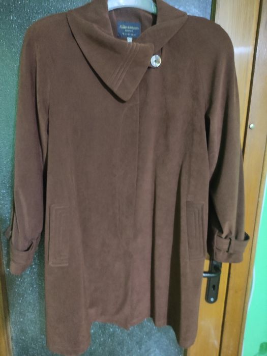 Кафяво дамско манто