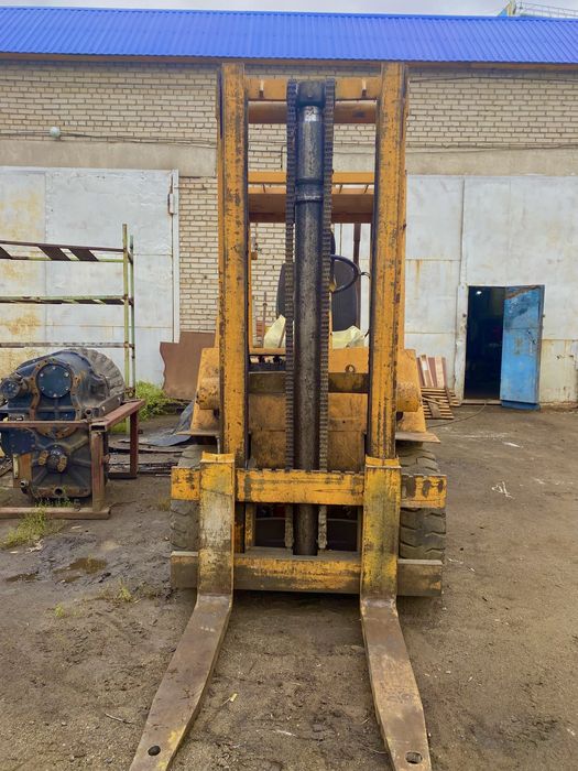 Продам вилочный погрузчик Балканкар