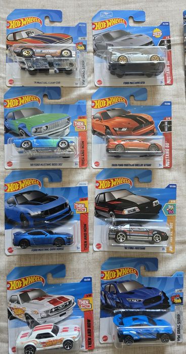 Колекция на hot wheels mustang
