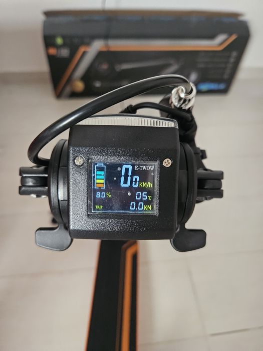 Vand trotineta e twow GTS 10.5A 48v
Model: 2020 48V 10.5Ah