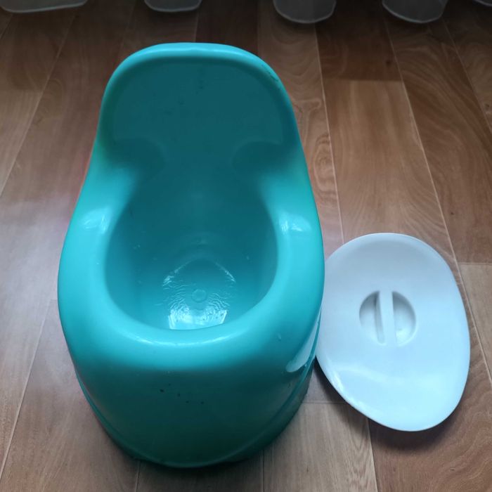 Продам горшок детский