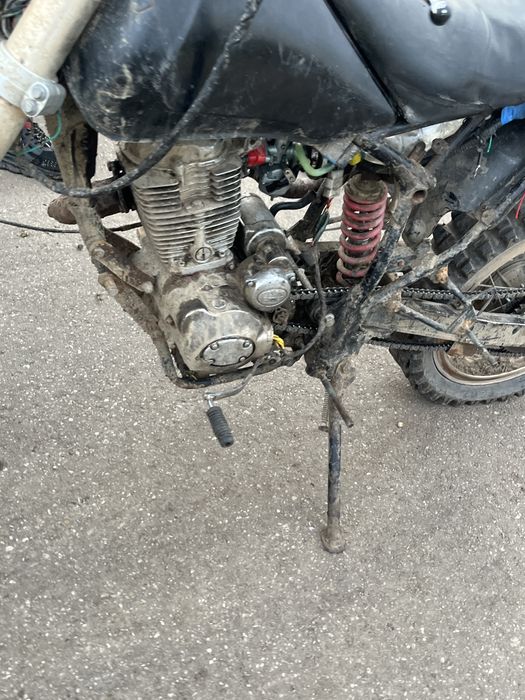 Vand cross 200cc s au schimb