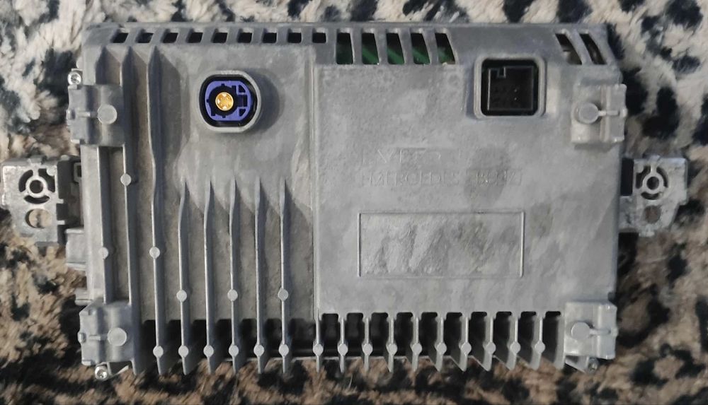 Оригиналната навигация/ мултимедия за Мерцедес W212