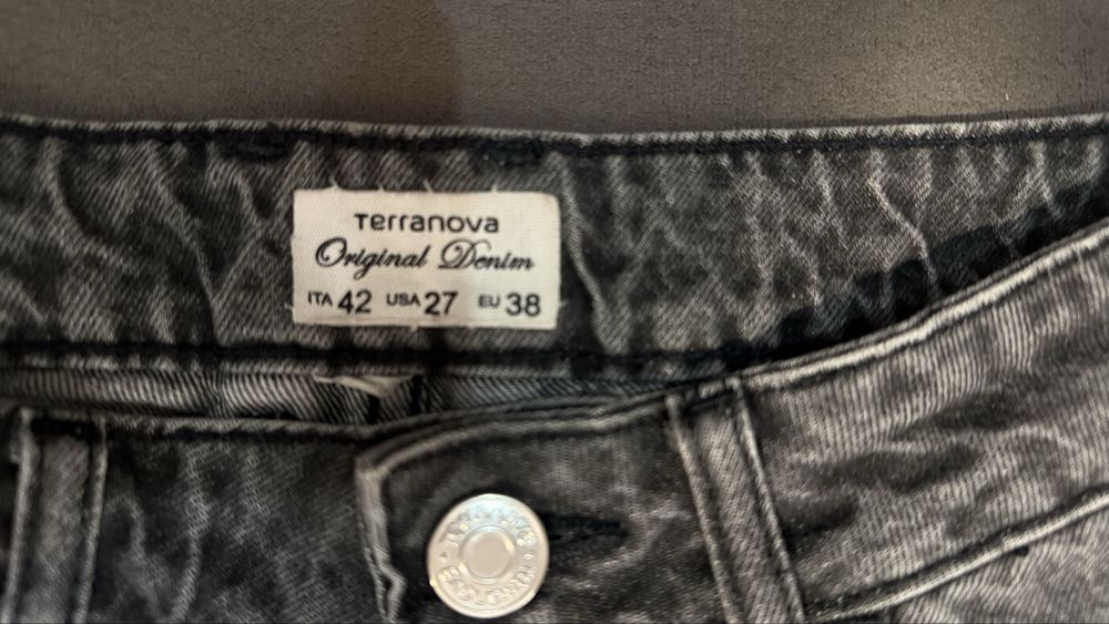 Джинсы Stradivarius и Terranova