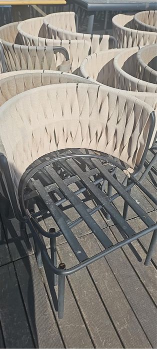 Стол градински нормални следи от употреба