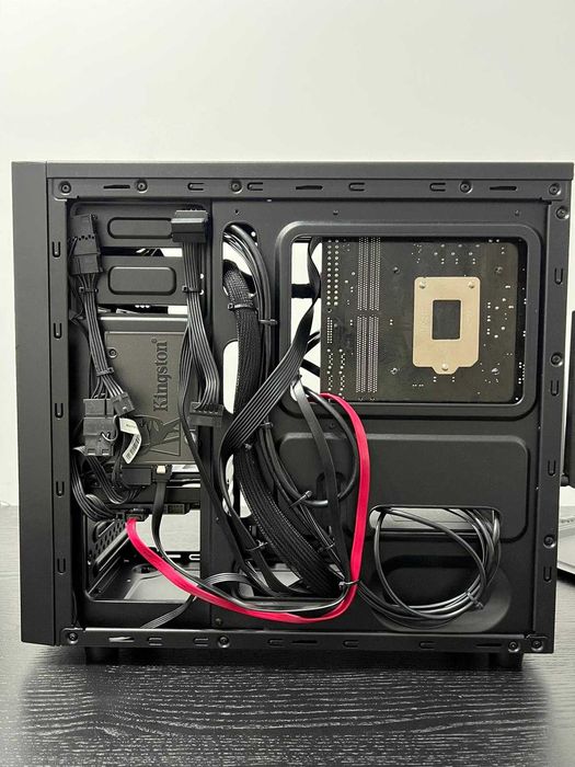 Desktop PC de vanzare - i3 7100, GTX 1050 Ti, 16GB RAM DDR4, Wi-Fi 6